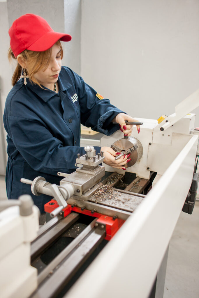 На базі криворізького профтеху за підтримки Люксембургу відкрили інноваційний науково-практичний центр На базі криворізького профтеху за підтримки Люксембургу відкрили інноваційний науково-практичний центр