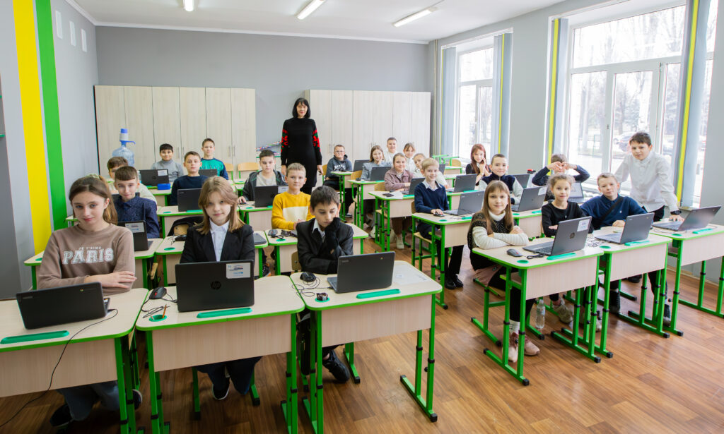 STEM-освіта, що змінює майбутнє: як нова техніка допомагає учням STEM-освіта, що змінює майбутнє: як нова техніка допомагає учням